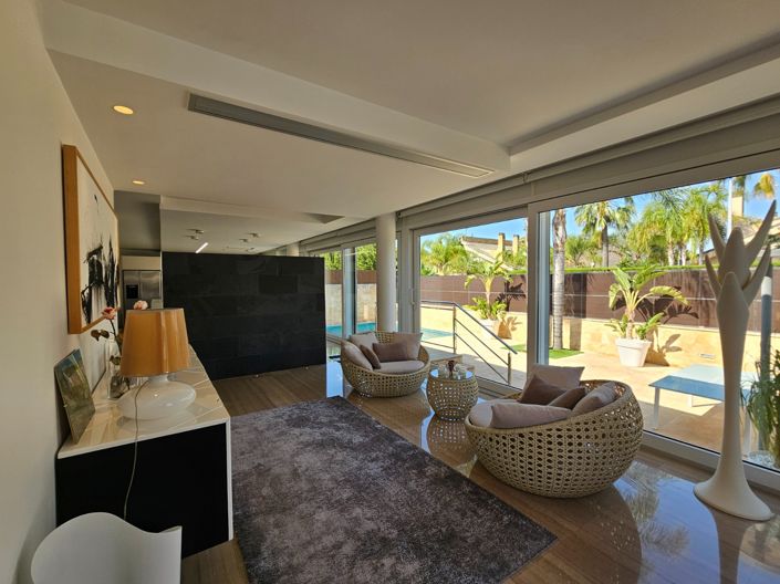 Image No.4-3 Bed Villa for sale