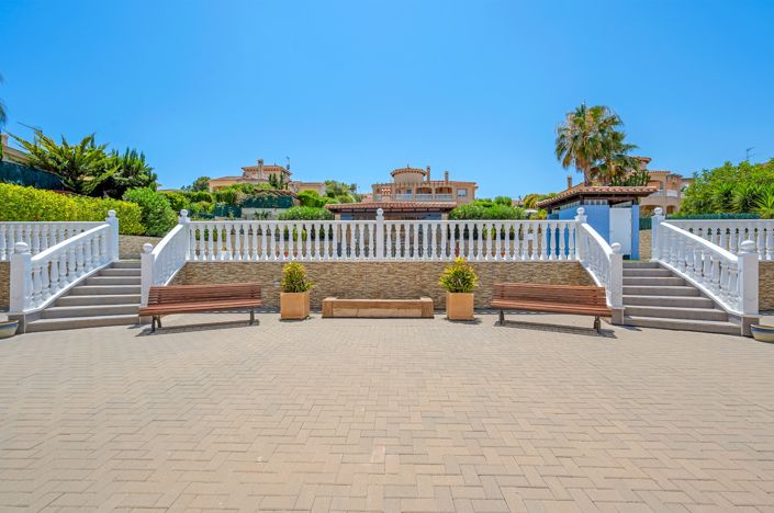 Image No.4-4 Bed Villa for sale