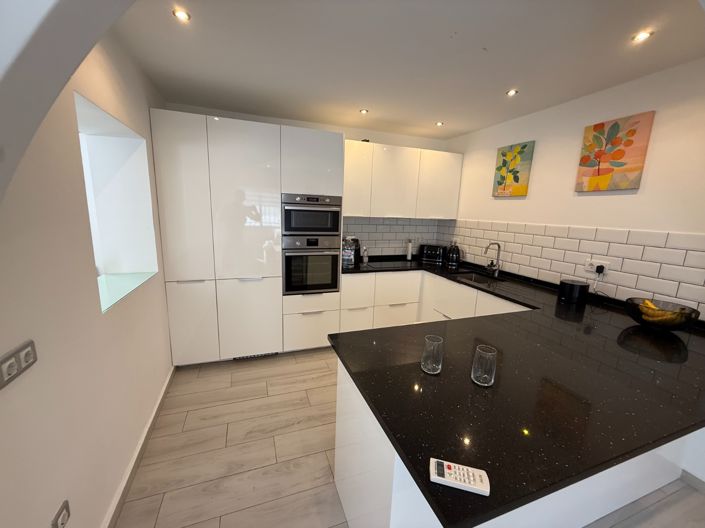 Image No.8-2 Bed Villa for sale