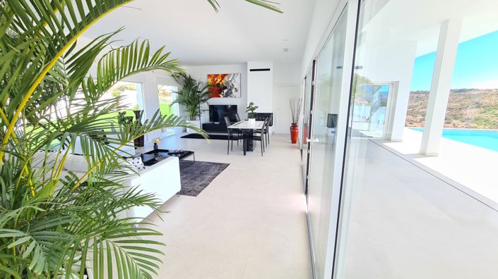 Image No.18-5 Bed Villa for sale