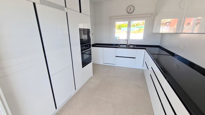 Image No.33-5 Bed Villa for sale