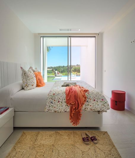 Image No.4-4 Bed Villa for sale