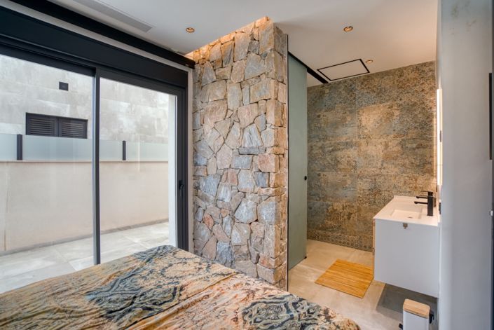 Image No.18-5 Bed Villa for sale