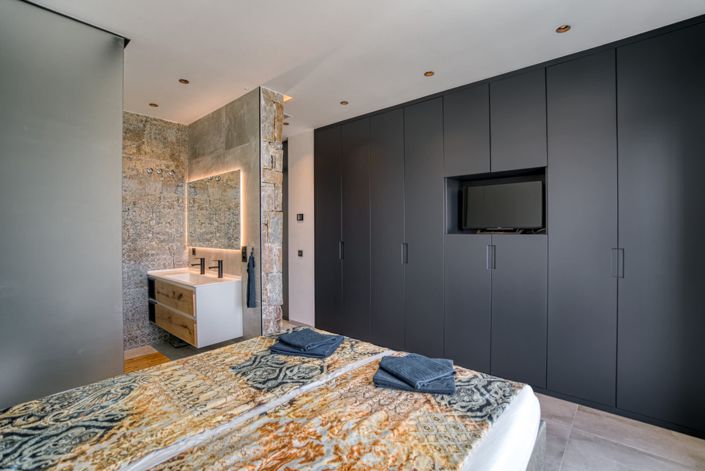 Image No.25-5 Bed Villa for sale