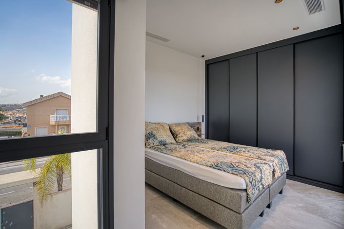 Image No.27-5 Bed Villa for sale