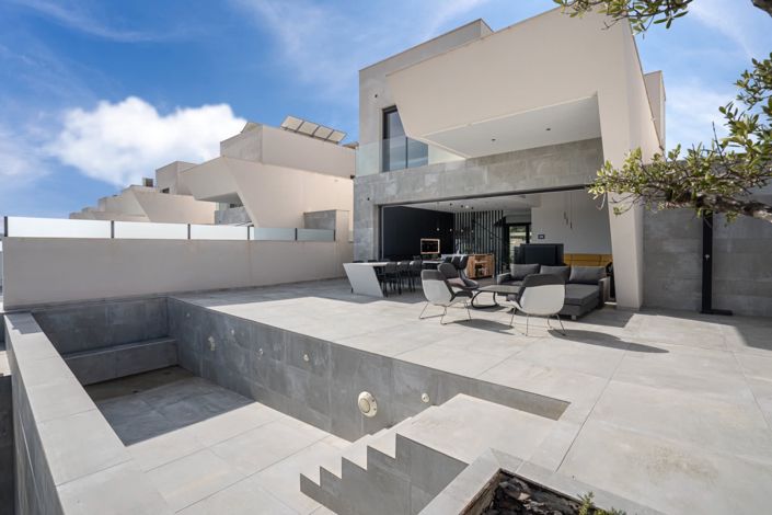 Image No.3-5 Bed Villa for sale