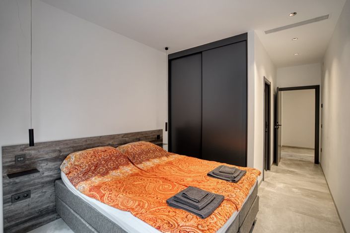 Image No.40-5 Bed Villa for sale