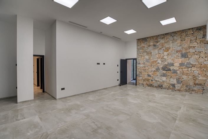 Image No.44-5 Bed Villa for sale