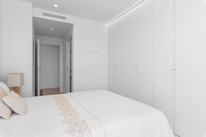 Image No.17-4 Bed Apartment for sale