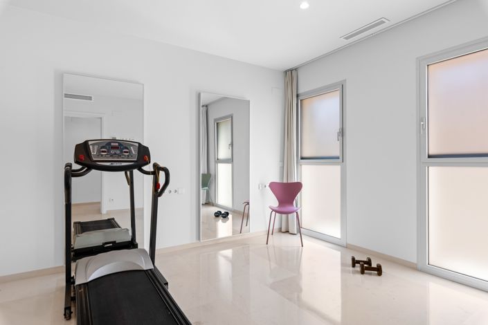 Image No.23-4 Bed Apartment for sale