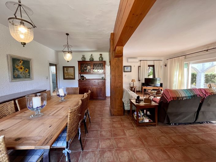 Image No.15-6 Bed Villa for sale