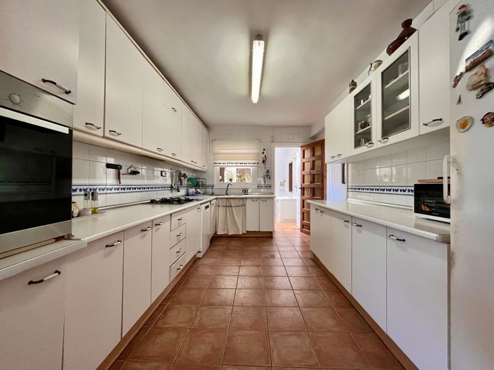 Image No.25-6 Bed Villa for sale