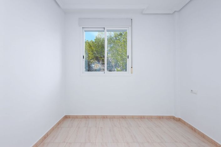 Image No.18-2 Bed Apartment for sale