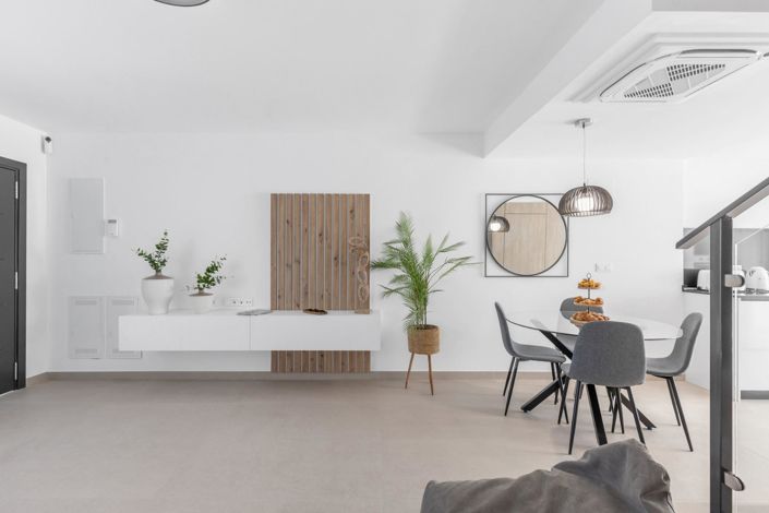 Image No.13-4 Bed Townhouse for sale