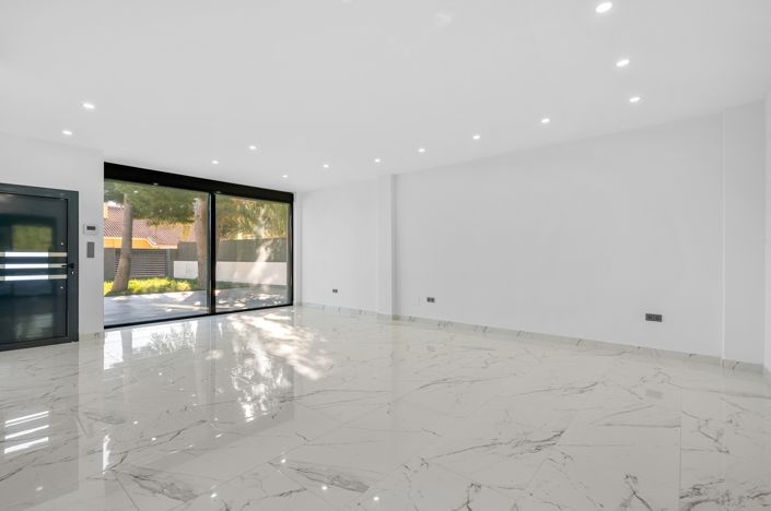 Image No.26-4 Bed Villa for sale