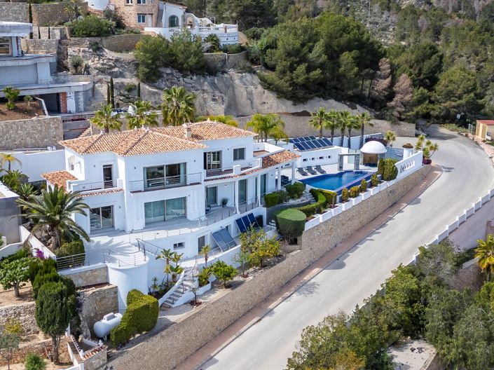 Image No.2-4 Bed Villa for sale