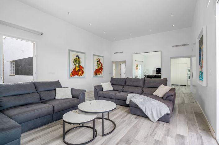 Image No.28-3 Bed Villa for sale