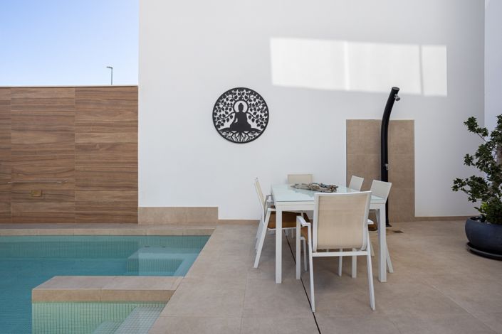 Image No.14-3 Bed Property for sale