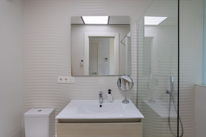 Image No.23-3 Bed Property for sale