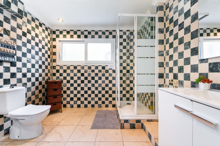 Image No.25-7 Bed Villa for sale