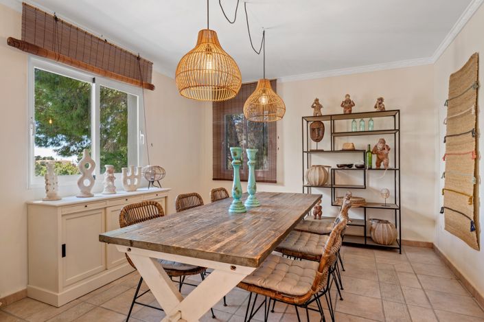 Image No.14-6 Bed Villa for sale