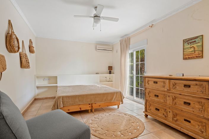 Image No.38-6 Bed Villa for sale