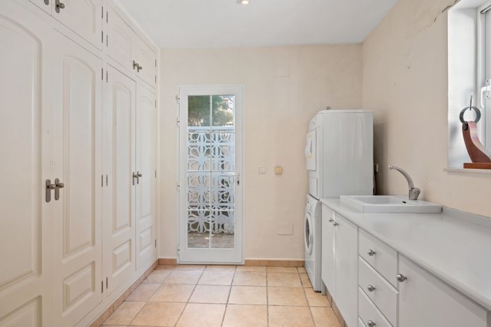 Image No.42-6 Bed Villa for sale