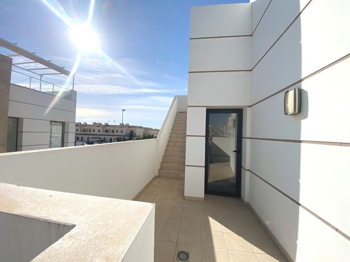 Image No.20-3 Bed Villa for sale