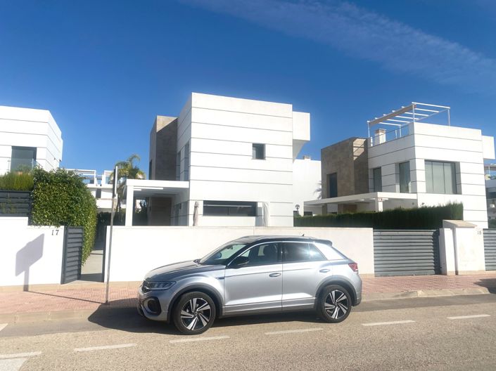 Image No.35-3 Bed Villa for sale