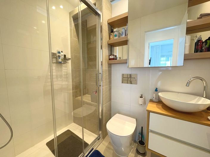 Image No.15-2 Bed Apartment for sale