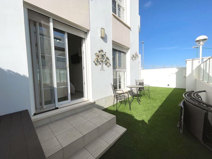 Image No.19-2 Bed Apartment for sale