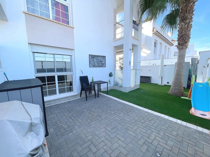 Image No.20-2 Bed Apartment for sale