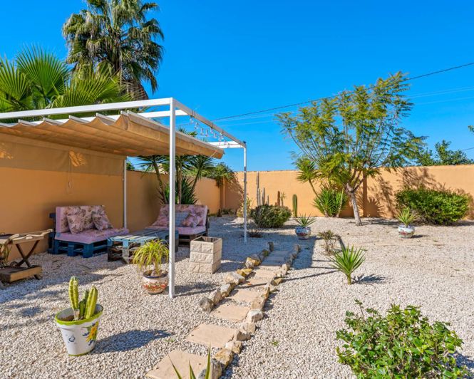 Image No.38-3 Bed Country Property for sale