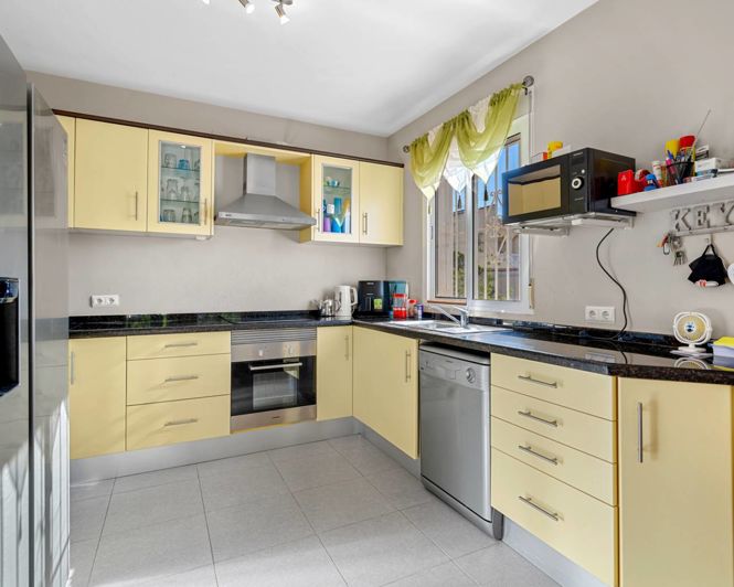 Image No.4-7 Bed Villa for sale