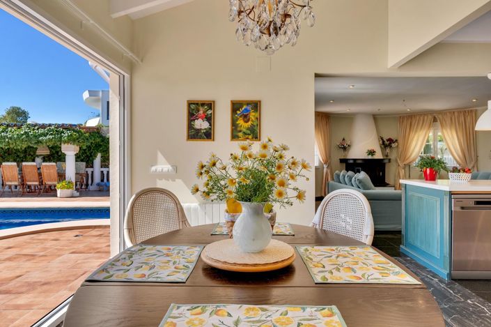 Image No.17-4 Bed Villa for sale