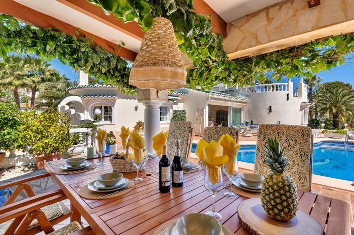 Image No.3-4 Bed Villa for sale