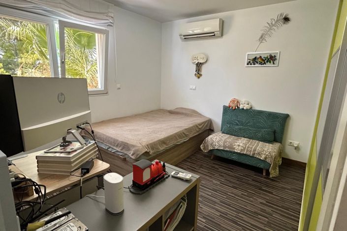 Image No.31-4 Bed Property for sale