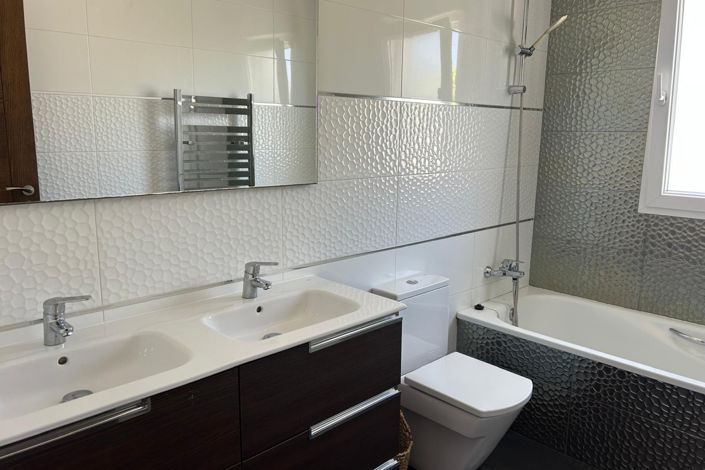 Image No.36-4 Bed Property for sale