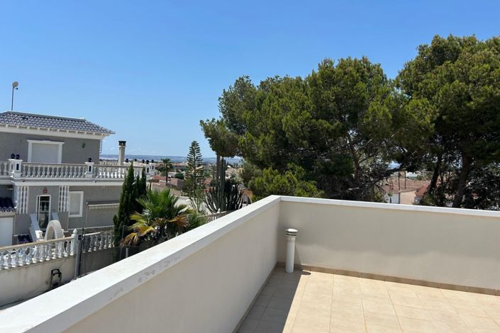 Image No.45-4 Bed Property for sale