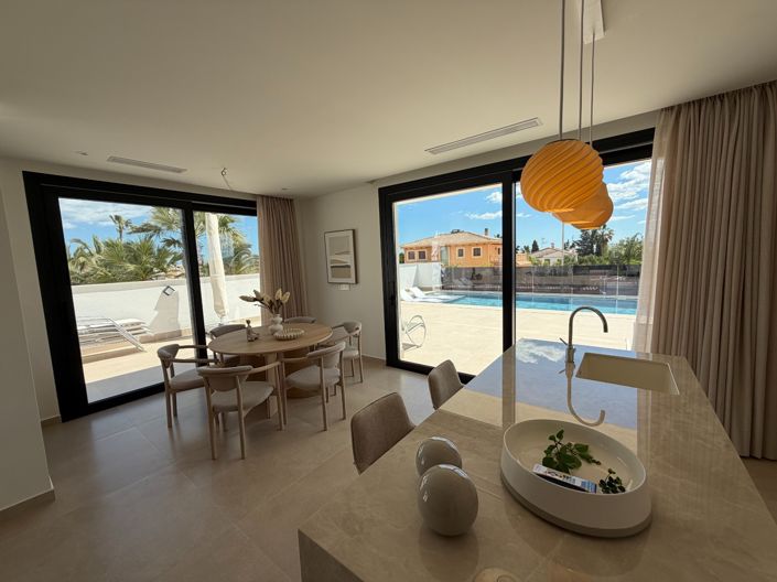 Image No.23-3 Bed Villa for sale