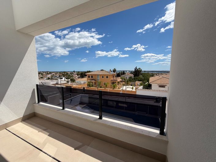 Image No.60-3 Bed Villa for sale