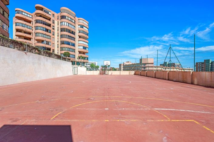 Image No.24-3 Bed Apartment for sale