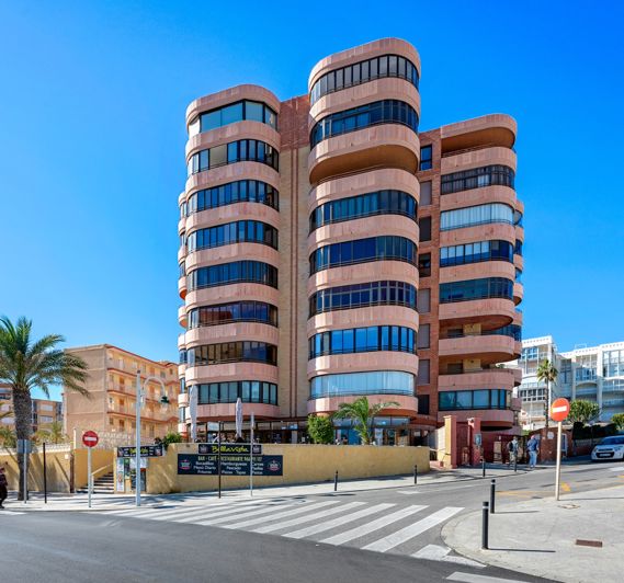 Image No.27-3 Bed Apartment for sale