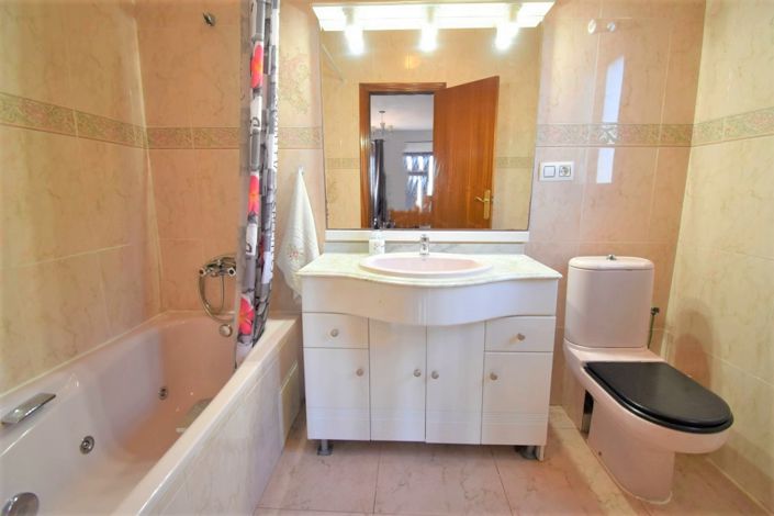 Image No.11-Villa de 6 chambres à vendre à Orihuela Costa