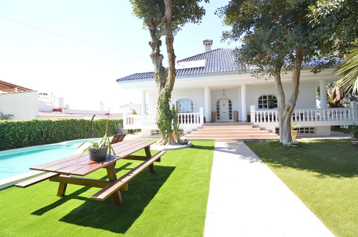 Image No.2-4 Bed Villa for sale