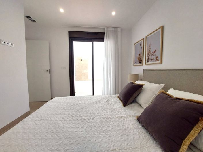Image No.11-3 Bed Villa for sale