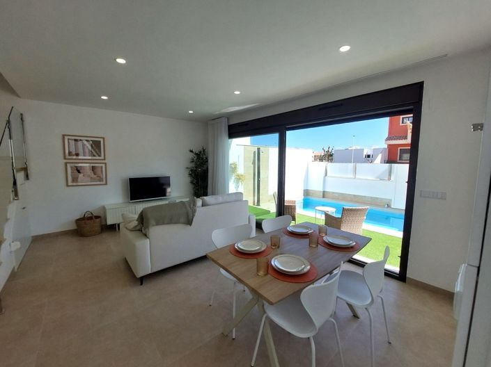 Image No.2-3 Bed Villa for sale
