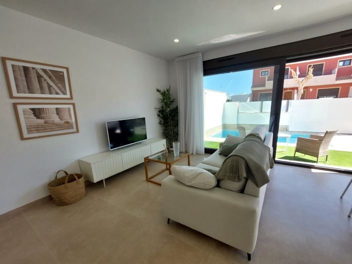 Image No.3-3 Bed Villa for sale