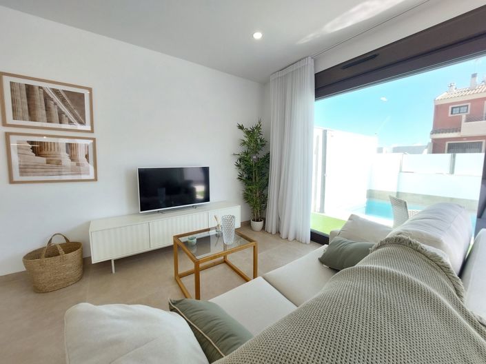 Image No.5-3 Bed Villa for sale