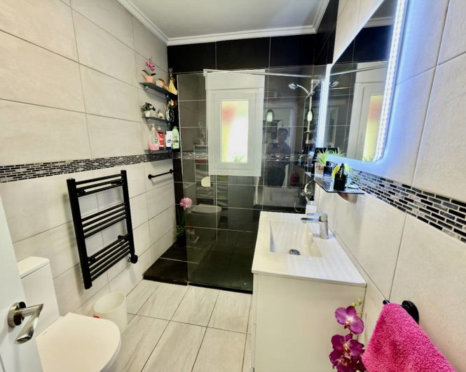 Image No.8-3 Bed Villa for sale